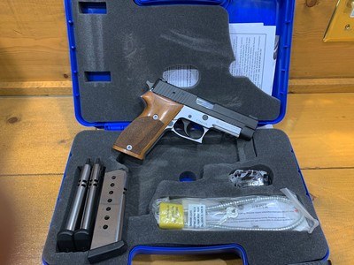 Sig Sauer P220 