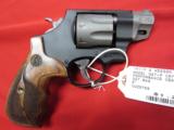 Smith & Wesson MODEL 327-P CRT 357 Magnum 2