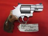 Smith & Wesson 686 Performance Center 357 Magnum 2 1/2" (NEW) - 1 of 2