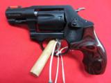 Smith & Wesson Model 351-PD Airweight 22 Magnum 1.875" w/ Fibel Optic (USED) - 2 of 2