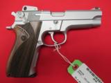 Smith & Wesson Model 5906 9mm 4" Stainless - 1 of 2