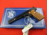 Smith & Wesson Model 41 Target - 1 of 7