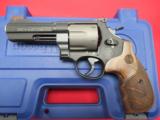 Smith & Wesson 329PD-R
44 Magnum / 4.125"
(NEW) - 2 of 2