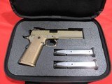 Nighthawk Custom Sand Hawk IOS 9mm/5