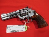 Smith & Wesson 617-6 22LR 4