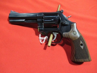 Smith & Wesson Model 586-8 Blued 357 Magnum 4