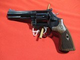 Smith & Wesson Model 586-8 Blued 357 Magnum 4