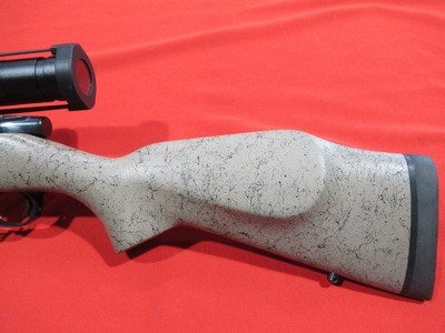 Weatherby Vanguard Sub-MOA 300 Winchester Magnum 24