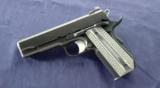 Dan Wesson Valor Commander size Bob tail 1911 chambered on 45acp Brand New - 5 of 5