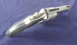 Smith & Wesson Model 686-5 No Lock, Distinguished Combat Magnum Stainless with 2-1/2