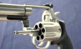 Smith & Wesson Model 686-3 No Lock, Distinguished Combat Magnum Stainless in .357mag- 3 of 5