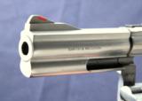 Smith & Wesson Model 686-3 No Lock, Distinguished Combat Magnum Stainless in .357mag- 4 of 5