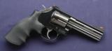 Smith & Wesson 586-4 chambered in .357 mag & .38 S&W spl. Like New- 1 of 6