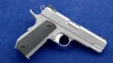 Dan Wesson Valor Stainless Steel Commander size Bob tail 1911 chambered on 45acp.- 1 of 5