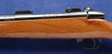 Weatherby Mark V Deluxe chambered in .257wby manufactured in Japan with its factory box - 11 of 13