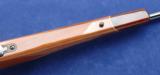 Weatherby Mark V Deluxe chambered in .257wby manufactured in Japan with its factory box - 6 of 13