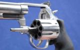 Smith & Wesson 686-5 on Lock, chambered in .357 Mag and manufactured in 2000. - 4 of 6