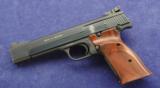 Smith & Wesson41 New Model chambered in .22lr - 5 of 5