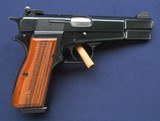 Very nice 9mm 1974 Belgium Browning Hi-Power - 2 of 7
