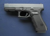 Lightly used Glock 17 in box with night sights - 3 of 7
