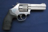 Very nice used S&W 617-6 - 2 of 8