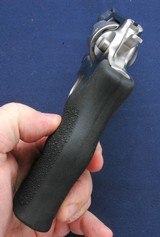 Excellent used Ruger GP100 3" in the box - 8 of 8