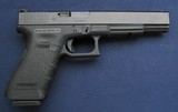 Mint- as new 2008 Glock 17L 9mm - 2 of 8