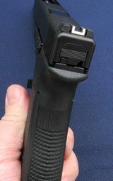 Mint- as new 2008 Glock 17L 9mm - 8 of 8