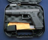 Mint- as new 2008 Glock 17L 9mm - 1 of 8