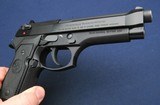 Excellent used Italian Beretta 92FS in the box - 5 of 7