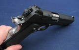 Excellent Sig 1911 w/5 mags - 4 of 7