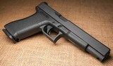 Used Gen 1 Glock 17L Limited Edition 9mm - 1 of 8