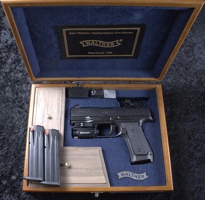 Excellent Walther Q4 SF in .9mm W/ Custom Case & OEM Box