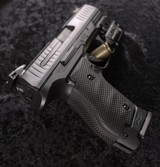 Wonderful Walther Q4SF in 9mm W/ Custom Case, OEM Box & 5 Mags - 5 of 11