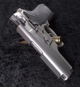 Lovely used Smith & Wesson 6906 in 9mm W/OEM Box - 3 of 10