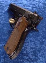 Smith & Wesson 39-2 in 9mm W/ 2 Early Era Factory mags - 3 of 9