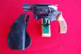 S&W Model 36-7 Standard Chief's Special in 38 Special with Holster - 1 of 2