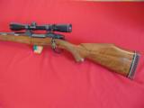 Weatherby Mark V Deluxe ***** LEFT
HAND
***** - 300 WM - 2 of 8