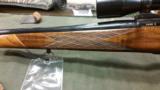Weatherby Mark V Deluxe 300 Weatherby Magnum - 6 of 10