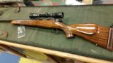 Weatherby Mark V Deluxe 300 Weatherby Magnum - 1 of 10