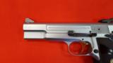 Browning Hi Power Silver Chrome .40 - 13 of 16