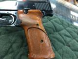 SMITH
&
WESSON
MODEL 41
TARGET PISTOL - 5 of 7
