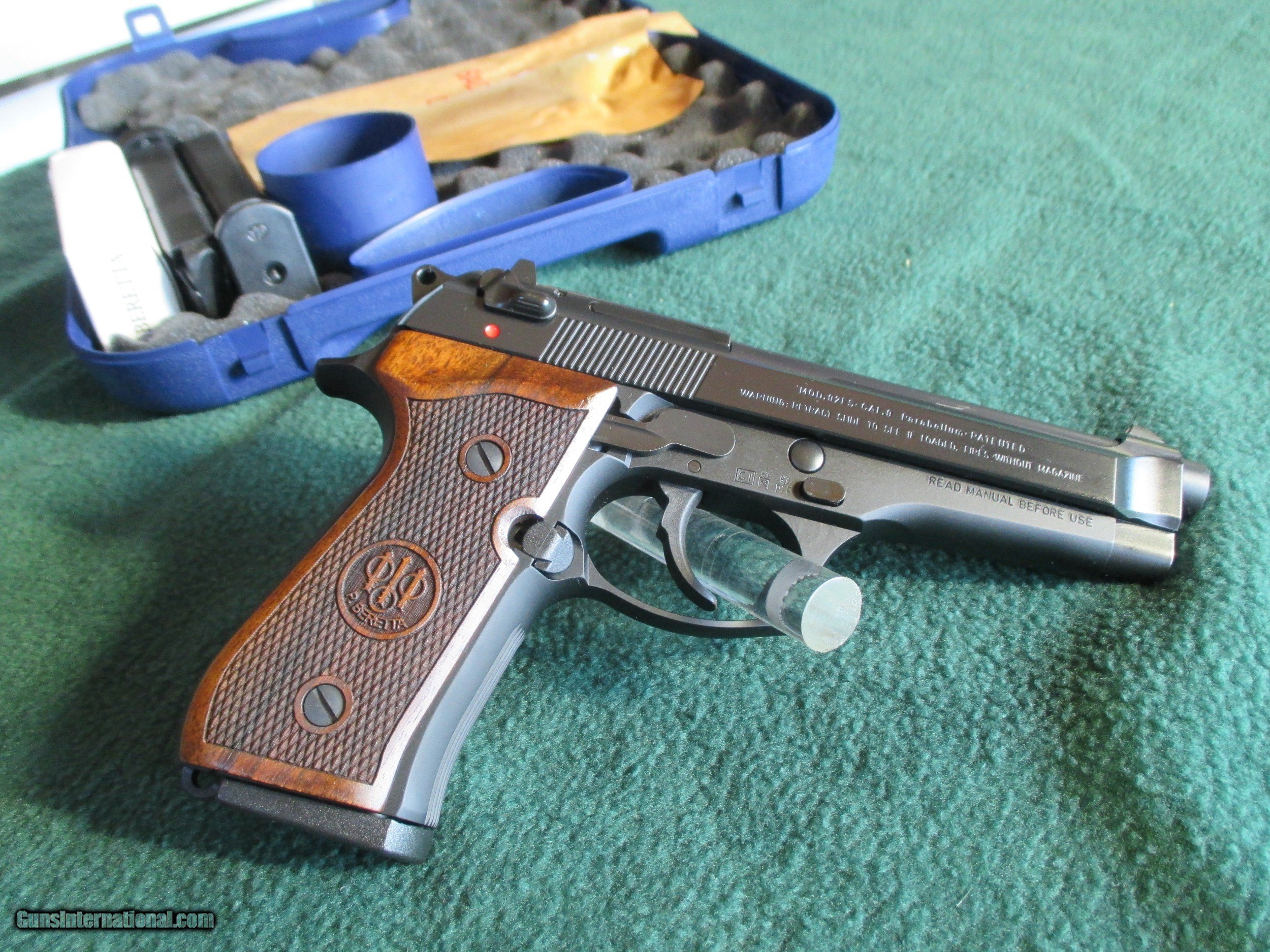 Beretta 92FS Italian New in Box, 3 mags, walnut grips 9mm