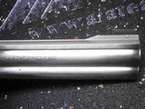 Smith and Wesson 617 No Dash Stainless Fingergroove Combats - 5 of 20
