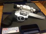 Smith & Wesson stainless model 617-6 6in 22lr 10 shot tasco pro point - 3 of 3