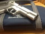 As new smith & Wesson model 4506 45 acp. - 4 of 5