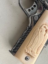 Outstanding engraved clot stainless gold cup with antique carved ivory grips - 4 of 20