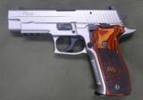 Sig Sauer p226 elite 40s&w - 2 of 2