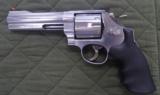 Smith&Wesson model 629-4
"629 Classic" .44 Magnum - 1 of 2