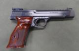 Smith & Wesson mod 41 performance center 22 Lr - 1 of 2